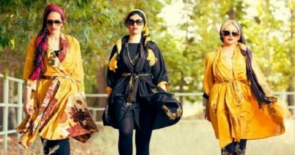 Cənubi Azərbaycanda 16 qız modelliklə məşğul olduğu üçün həbs edildi