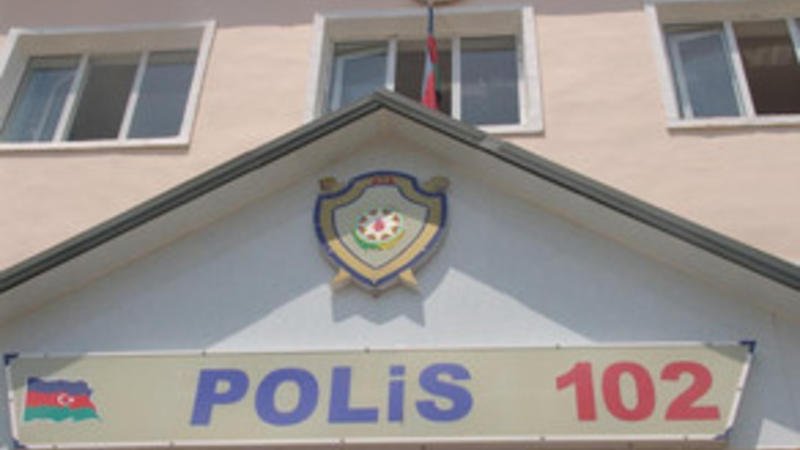 Bakıda qadınlardan rüşvət alan vəzifəli polislər işdən qovulub