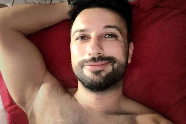 Görün Tarkanın harası Elza Seyidcahanı məst edir