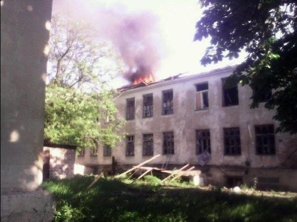 Ukraynada məktəb bombalandı 