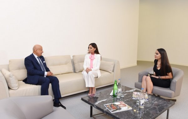 Mehriban Əliyeva UNESCO-nun baş direktoru ilə görüşdü