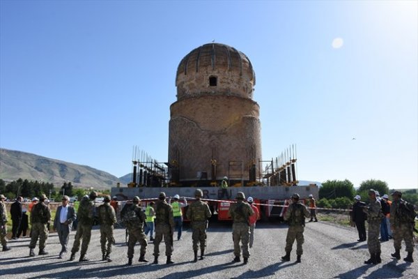 Türkiyə Azərbaycan şahzadəsinin qəbrinin yerini dəyişdirdi