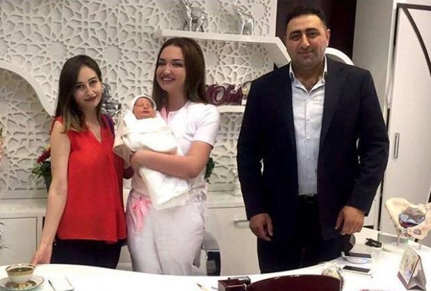 Ramil Səfərov 5 günlük oğlu ilə Ramil Səfərov 5 günlük oğlu ilə
