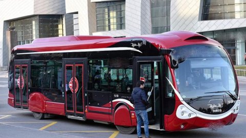 Bakıda marşrut avtobusu qəza törətdi