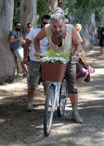 Aktrisa qəza keçirdi, filmin çəkilişi dayandırıldı Aktrisa qəza keçirdi, filmin çəkilişi dayandırıldı