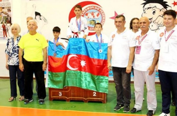 Bakı məktəblisi erməniləri məğlub edərək fəxri kürsüyə qalxdı Bakı məktəblisi erməniləri məğlub edərək fəxri kürsüyə qalxdı
