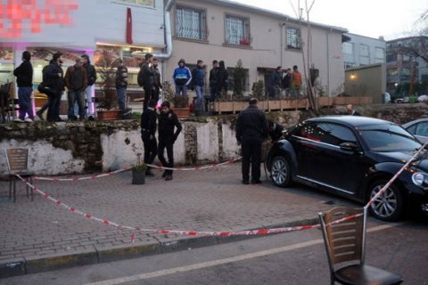 Türk restoranına silahlı hücum edildi 