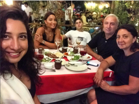 Günay İbrahimli ailəsi ilə