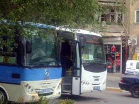 Bakıda sərnişinlə dolu avtobusda HƏYƏCANLI ANLAR