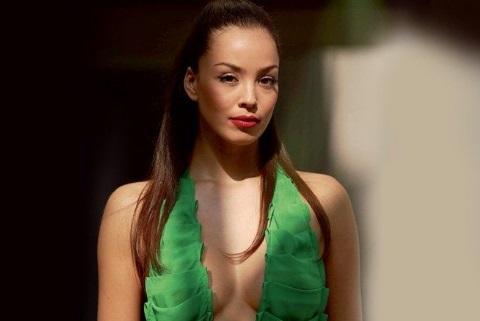 Dünya gözəli ərə getdi