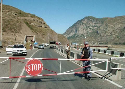 Qanuni oğru sərhəddə Azərbaycan pasportu ilə tutuldu