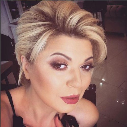 Zümrüdün makiyajsız halı 