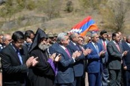 Ermənistan prezidenti S.Sarkisyan Azərbaycanda yol açılışına qatılıb