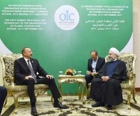 Prezident İlham Əliyev Astanada Ruhani ilə görüşüb