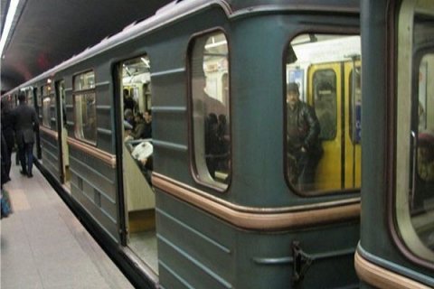 Bakı metrosunda SƏRT QAYDA