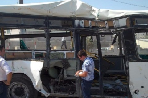 Goranboyda pambıqçıları daşıyan avtobus körpüdən aşdı, XEYLİ SAYDA YARALI VAR