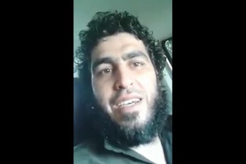 Azərbaycanlı İŞİD-çinin videosu yayıldı: “Anama, bacıma səslənirəm…” –