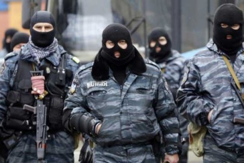 Moskvada polis azərbaycanlılara məxsus avtosalonlara basqın etdi