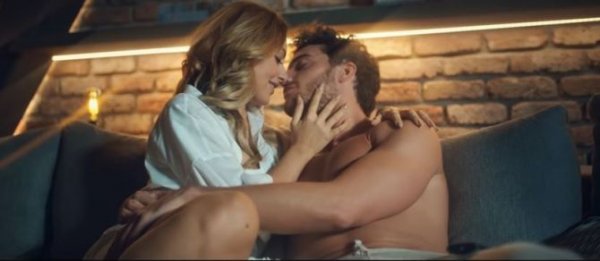 Hadisənin yeni klipindəki erotik səhnələr izlənmə rekordu qırır 