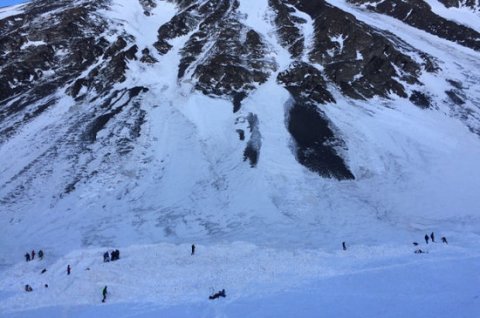 İtkin düşən alpinistlərdən ən son xəbər: AXTARIŞLAR...FOTO