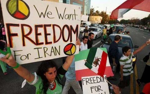 İranı etiraz aksiyaları bürüdü - Ölənlər var/ VİDEO