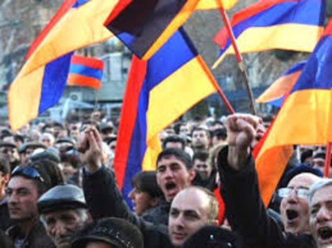  Ermənistanda vətəndaş müharibəsi başlanır