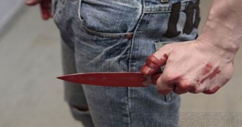 29 yaşlı kişi bıçaqlanıb