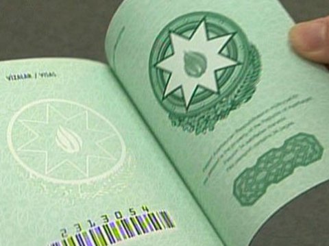 Almaniyada qadının evindən 54 saxta Azərbaycan pasportu tapıldı