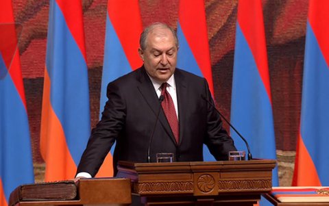 Ermənistanın yeni prezidenti and içdi