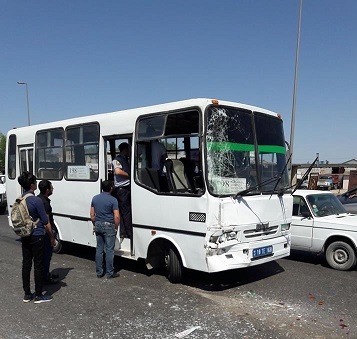  Bakıda avtobus qəzası: ÖLƏN VAR - VİDEO
