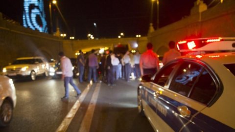 Bakıda avtomobil tuneldən keçən sərxoş piyadanı öldürdü - FOTO