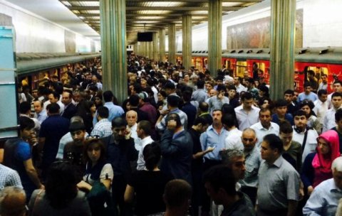 Bakı metrosunda işıqlar söndü – həyəcanlı anlar