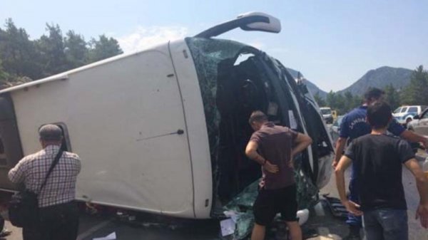 Türkiyədə turistləri daşıyan avtobus qəza törətdi - Çox sayda ölü və yaralı var - FOTOLAR