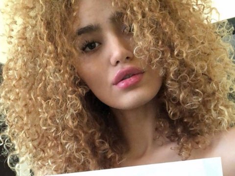 Azərbaycanlı model bakirəliyini yüz minə satışa çıxardı: anasına ev alacaq 