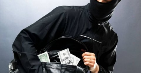 4 azərbaycanlı 55 min dollar oğurladı 