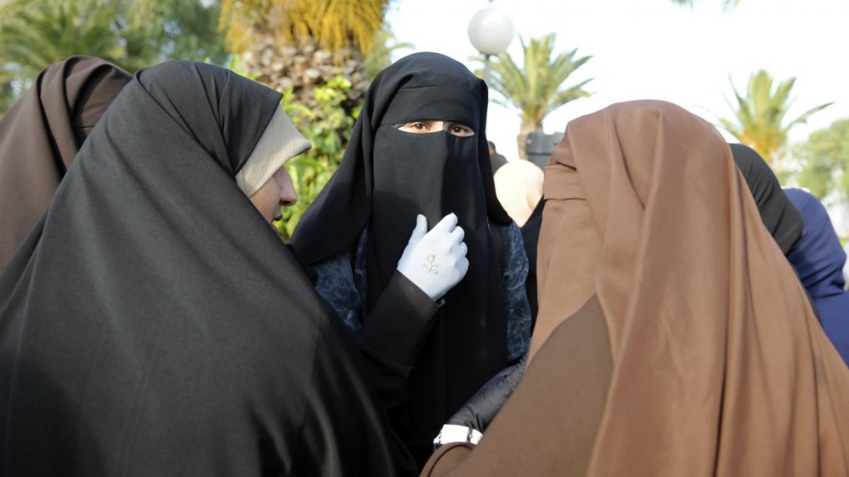 Niqab və çadra qadağan olunur