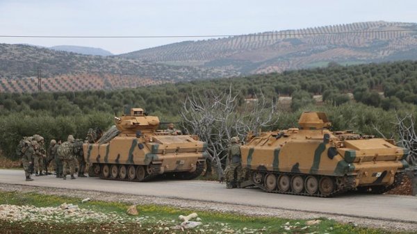 Türkiyənin sərhədə göndərdiyi tank aşdı