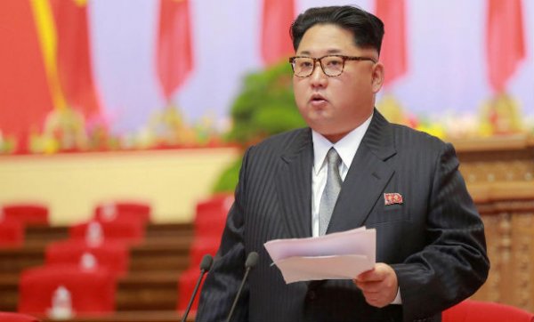 Kim Çen İn Cənubi Koreya prezidentinə 2 ton göbələk bağışladı