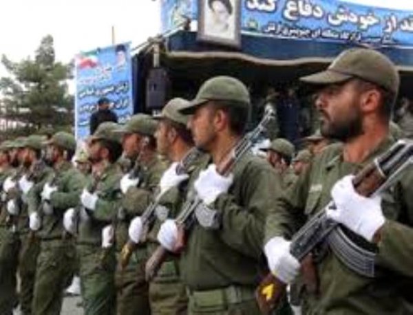 İranda hərbi parada Terror hücumu