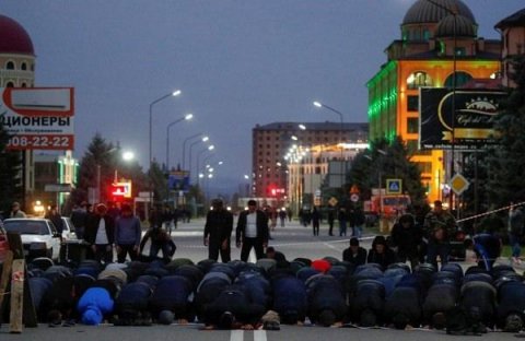 Rusiya QARIŞDI: xüsusi təyinatlılar şəhərə yeridildi - FOTOLAR
