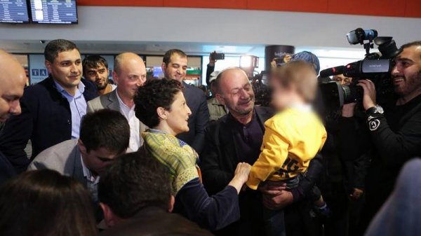 İraqda həbsdə olan azərbaycanlı azyaşlılar Gürcüstana qaytarıldı - FOTOLAR