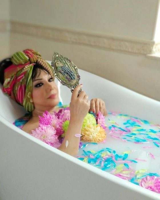 Flora Kərimovanın vannada FOTOsu yayıldı 