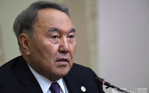“15 yaşıma kimi doyunca yediyimi xatırlamıram” – Nazarbayev həyatından danışdı