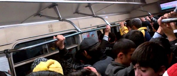 SON DƏQİQƏ! Bakı metrosunda QORXULU ANLAR: sərnişinlər vaqonlardan boşaldıldı