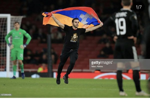 “Arsenal” - “Qarabağ” oyununda erməni Qondarma ölkənin bayrağı ilə meydana hücum etdi