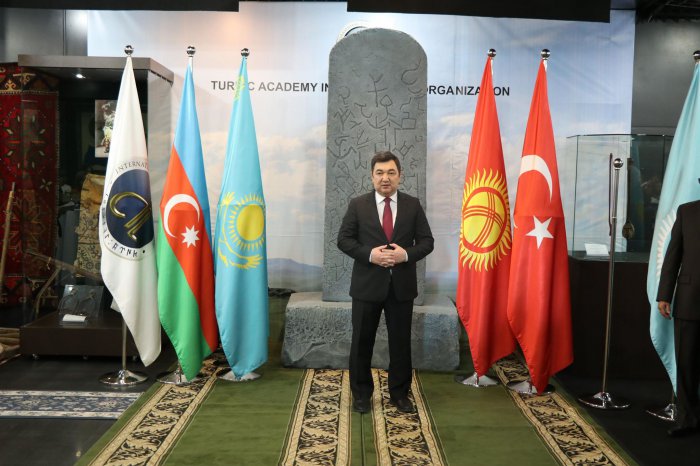 Macarıstanın dövlət bayrağı Beynəlxalq Türk Akademiyasında qaldırılıb