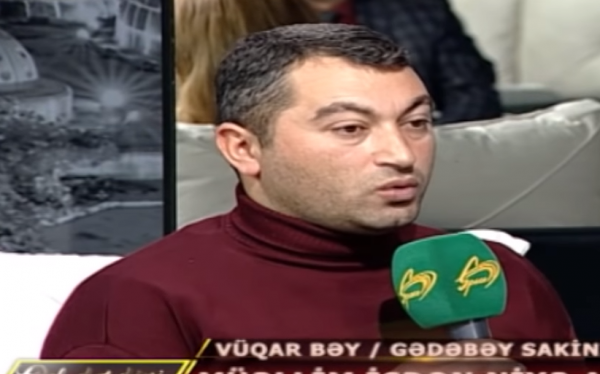 İşdən qovulan müəllim birbaşa efirdə hansı faktları açdı – “Pul istəyir…”(Video)