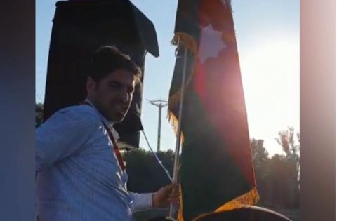 İranda Azərbaycan bayrağı ilə bağlı qalmaqal yaşanıb - VİDEO