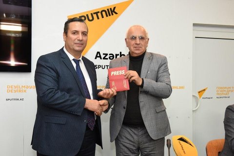 Bir qrup Azərbaycan jurnalistlərinə “Beynəlxalq media vəsiqəsi” verildi - ŞƏKİLLƏR