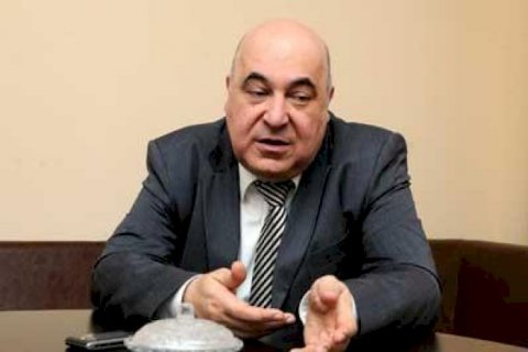 Çingiz Abdullayevin adından istifadə edərək qızların başına oyun açdılar Çingiz Abdullayevin adından istifadə edərək qızların başına oyun açdılar